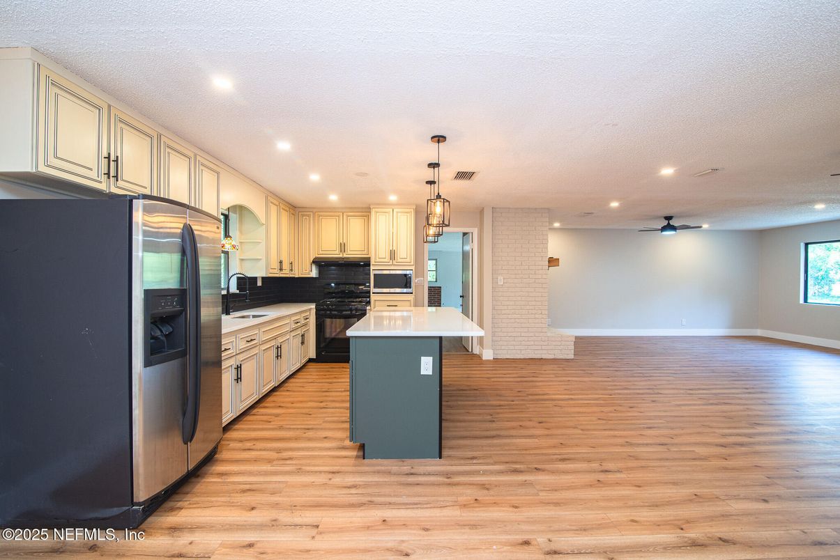 Interior, Kitchen, Pendant Lights, Recessed Lighting, Wood Texture Flooring