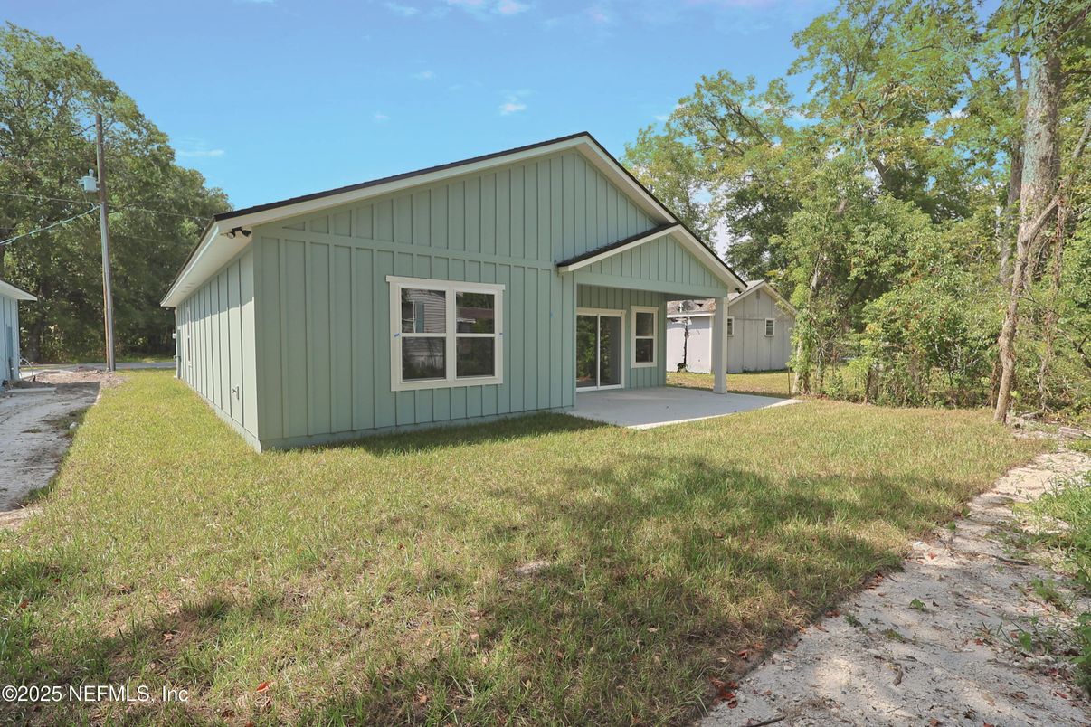 Backyard, Exterior