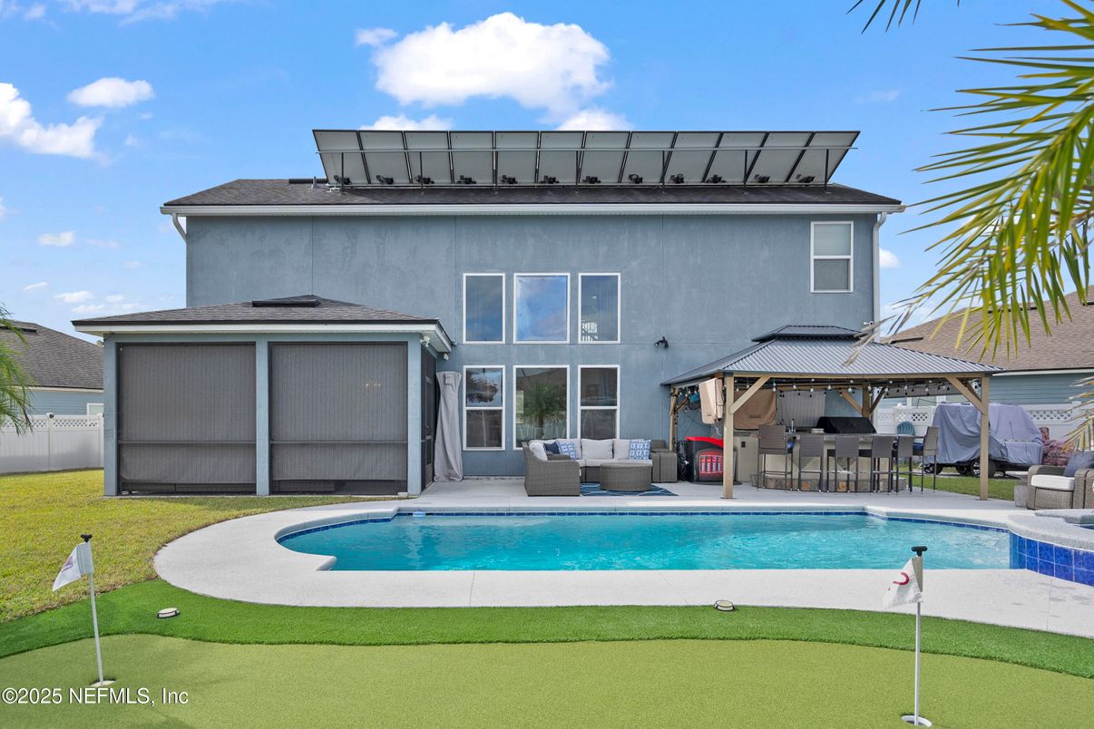 Exterior, Pool