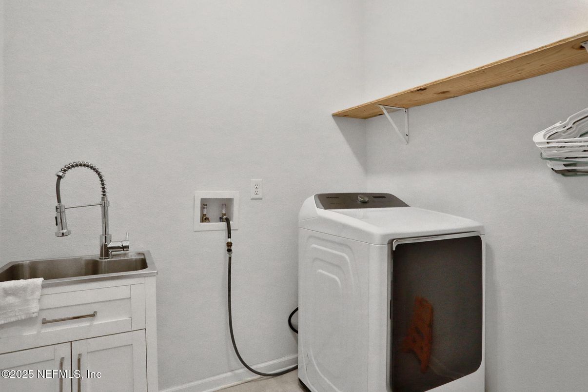 Interior, Washer