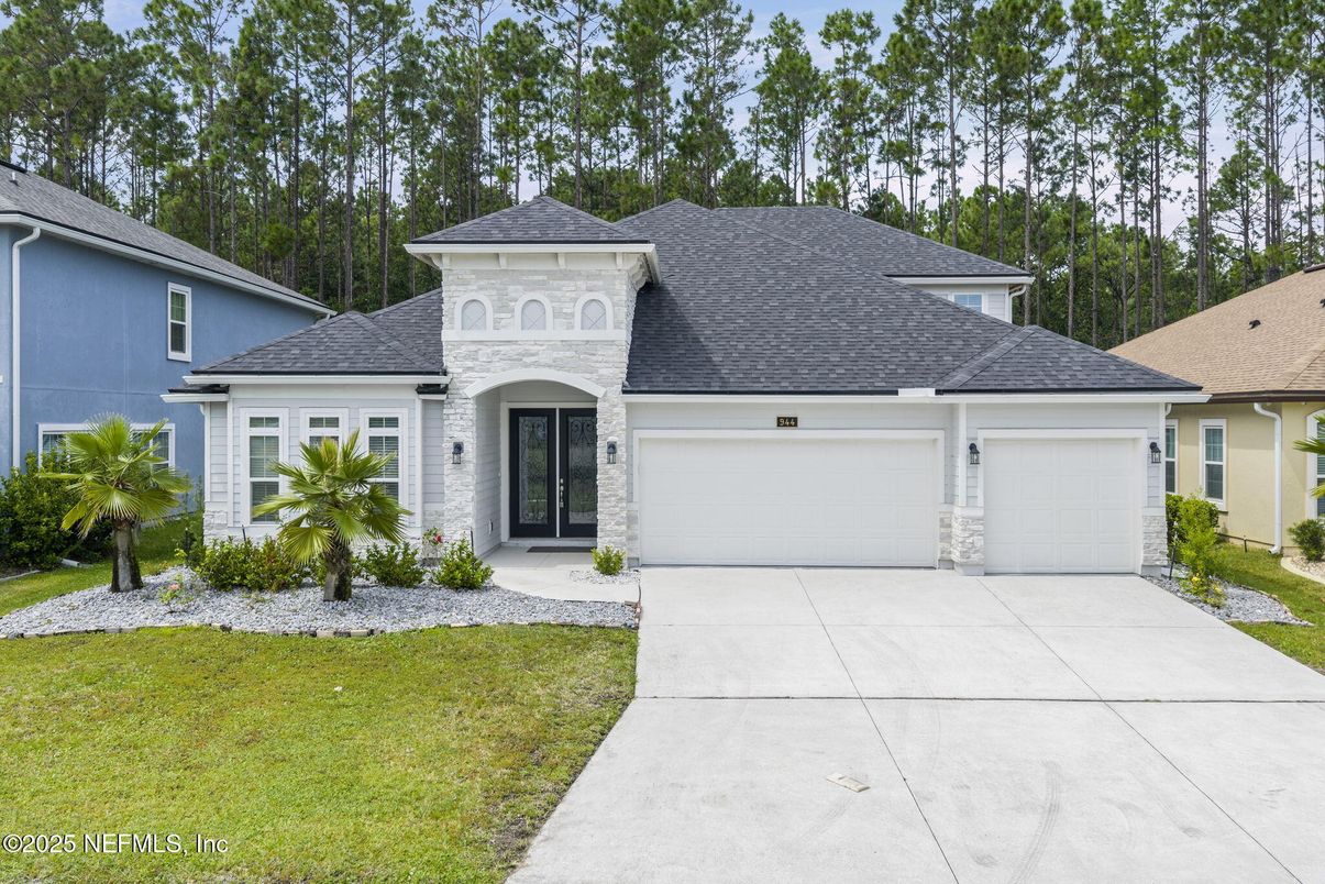 Attached, Exterior, Facade, French Provincial