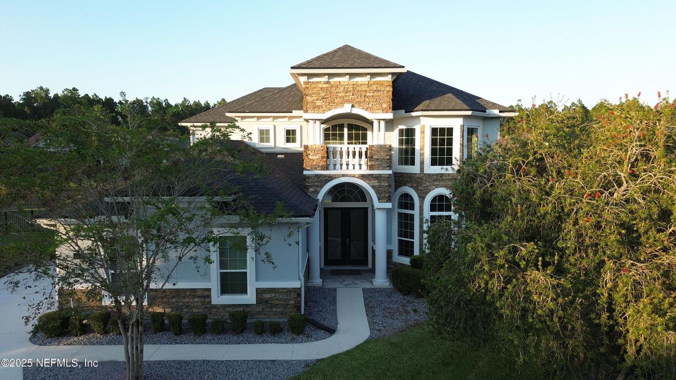 Exterior, Facade, French Provincial