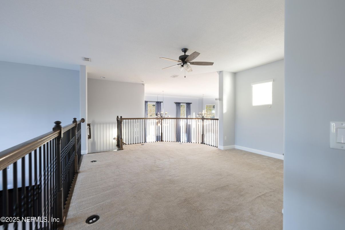 Empty room, Interior, Recessed Lighting