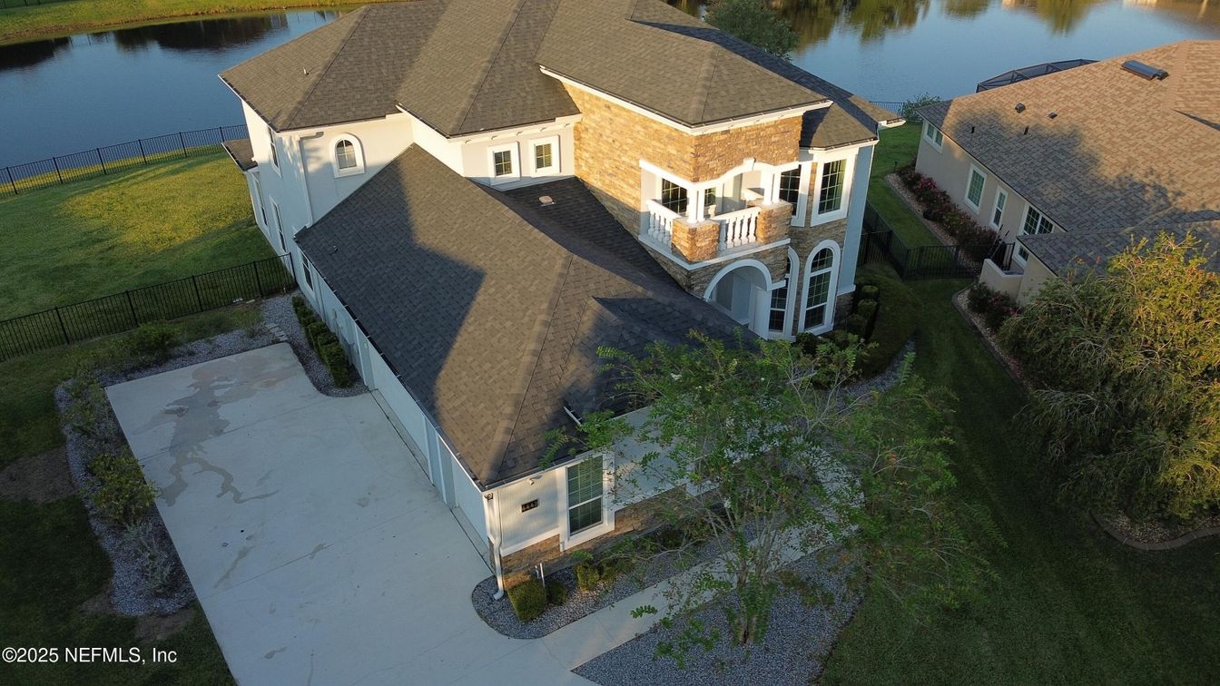 Exterior, Drone