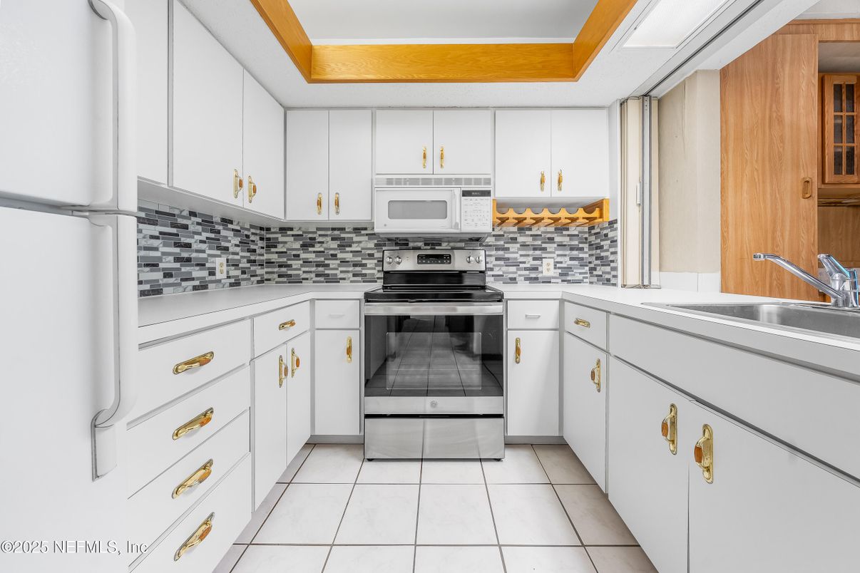 Interior, Kitchen, Stainless Steel Appliances