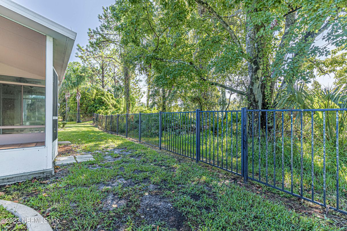 Backyard, Exterior