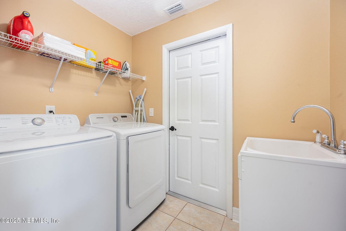Interior, Washer