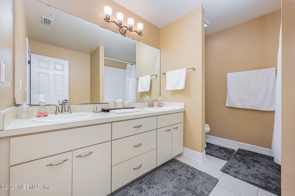 Bathroom, Dual Sink Vanities, Interior