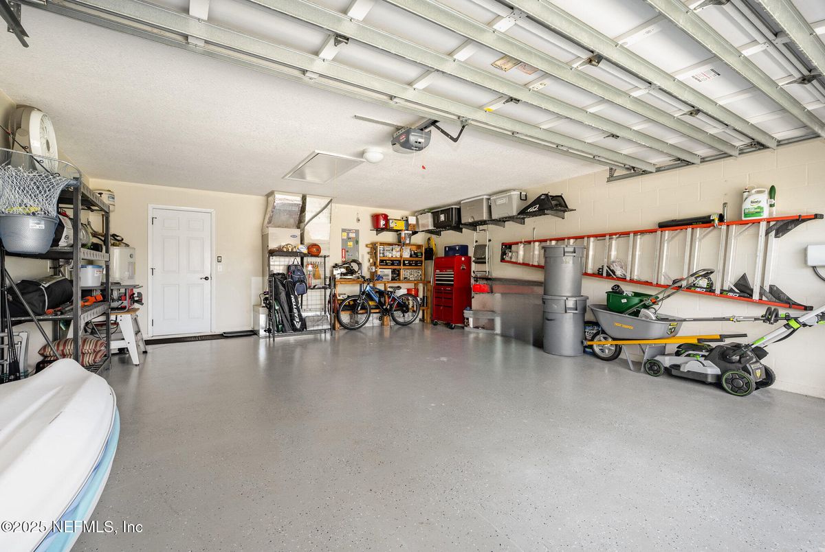 Garage, Interior