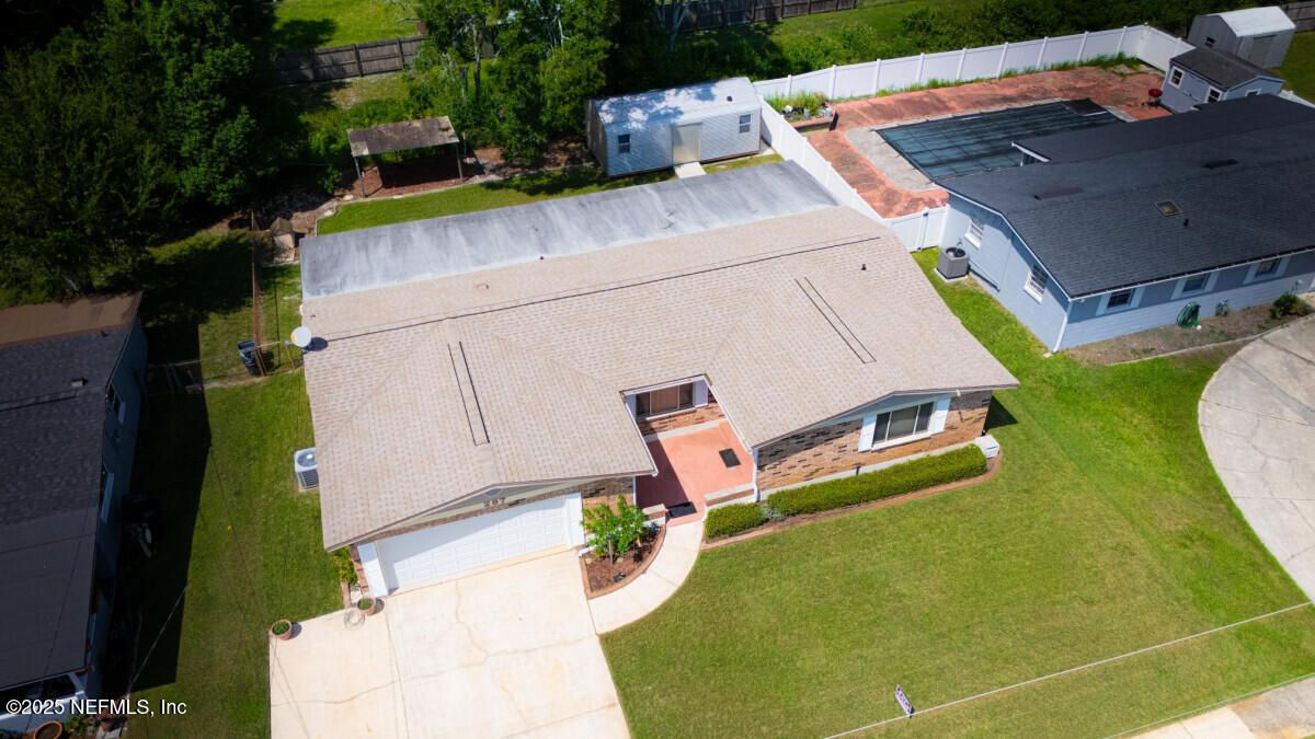 Exterior, Drone