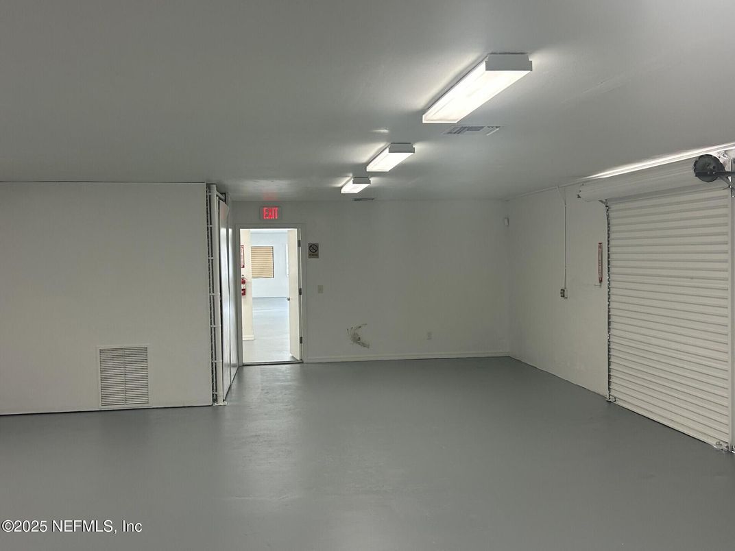 Empty room, Garage, Interior