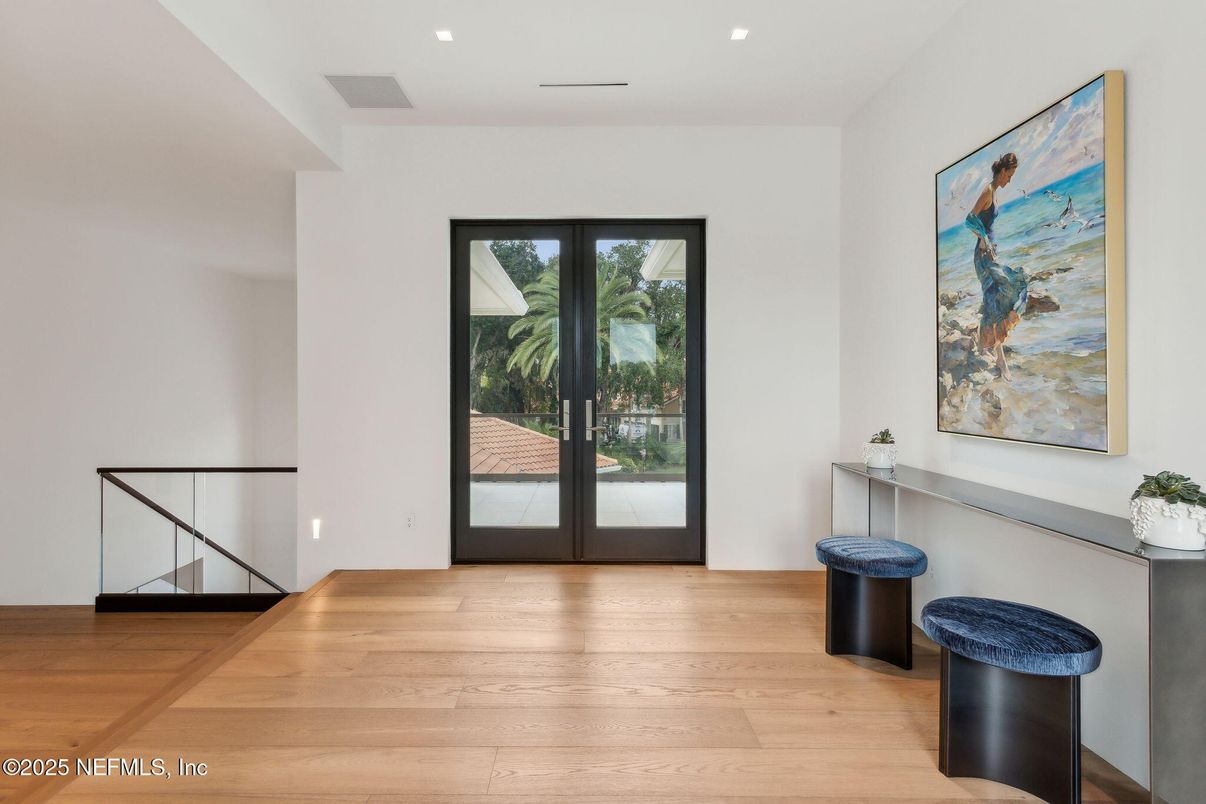 Interior, Recessed Lighting, Wood Texture Flooring
