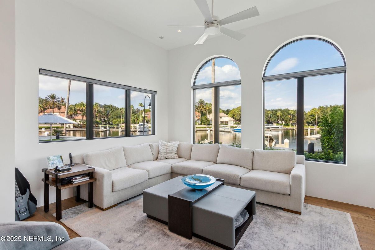 Interior, Living room, Recessed Lighting, Water, Wood Texture Flooring