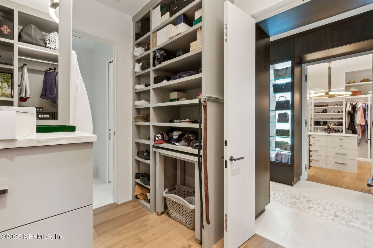 Interior, Walk-in Closets, Wood Texture Flooring