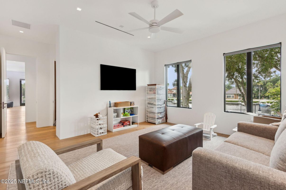 Interior, Living room, Recessed Lighting, Wood Texture Flooring