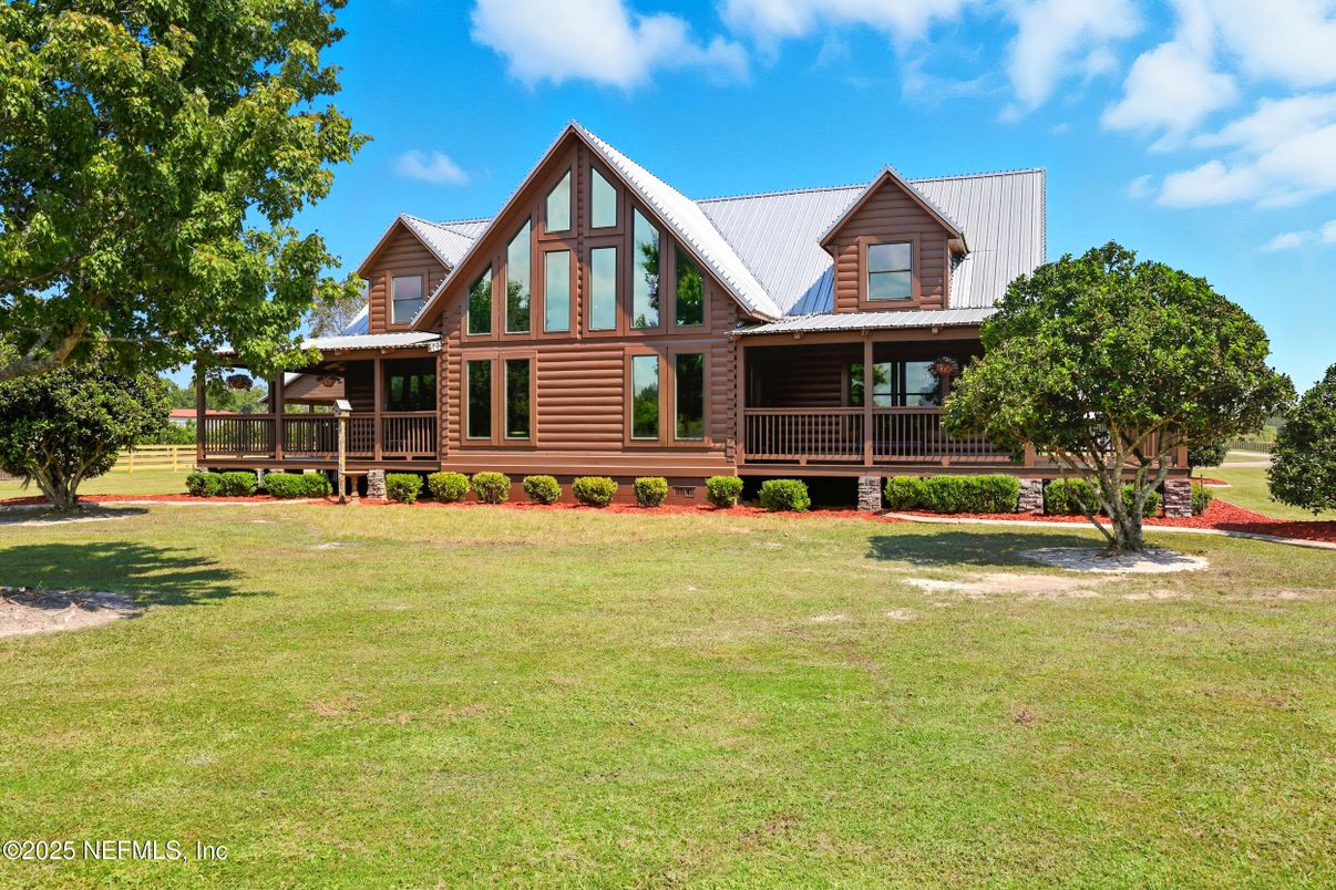 Backyard, Exterior, Facade, Log Home
