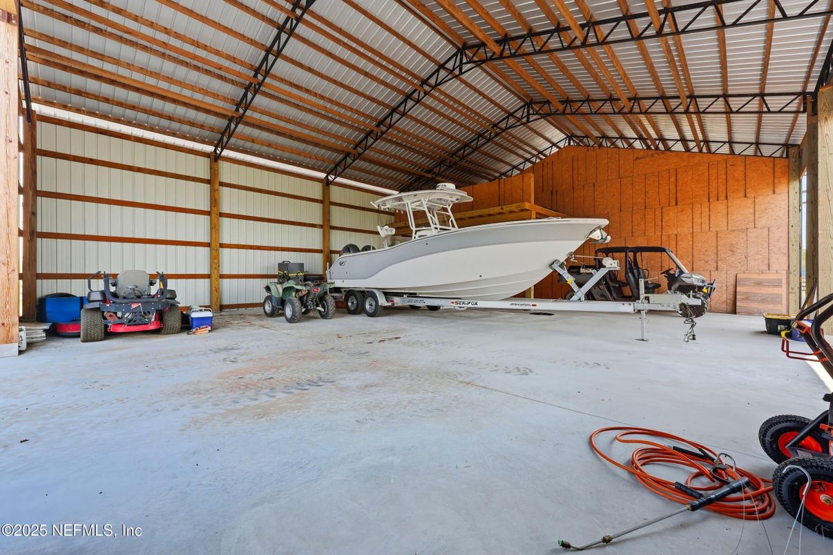 Garage, Interior, Wooden Walls