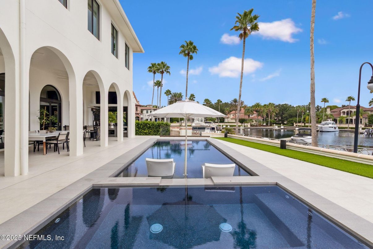 Exterior, Pool, Water