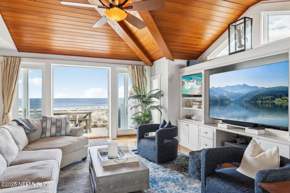 Interior, Living room, Water, Wooden Beams, Wooden Ceilings