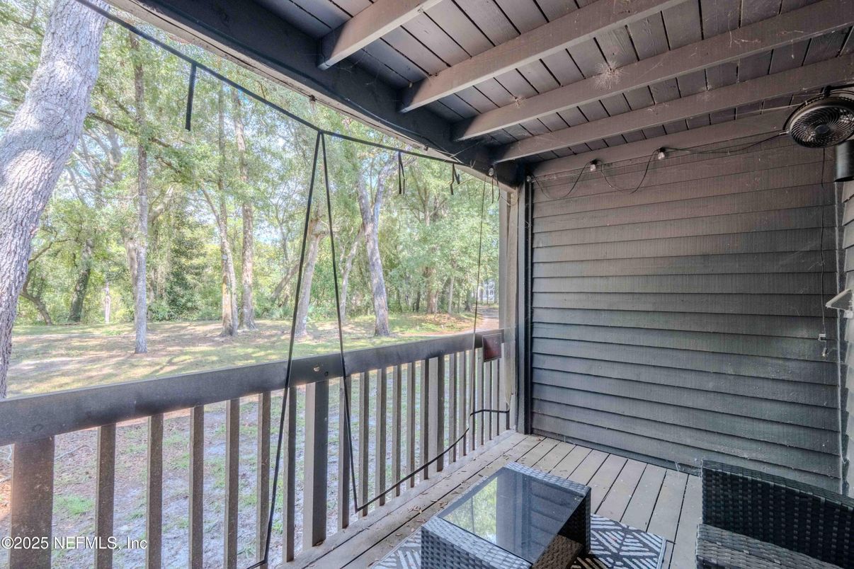 Exterior, Wooden Beams