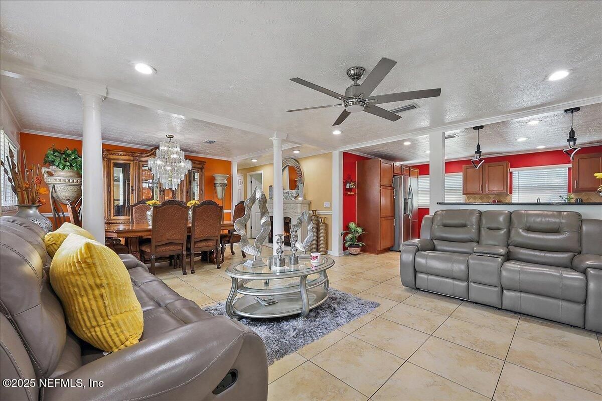 Chandelier, Dining room, Interior, Kitchen, Living room, Recessed Lighting