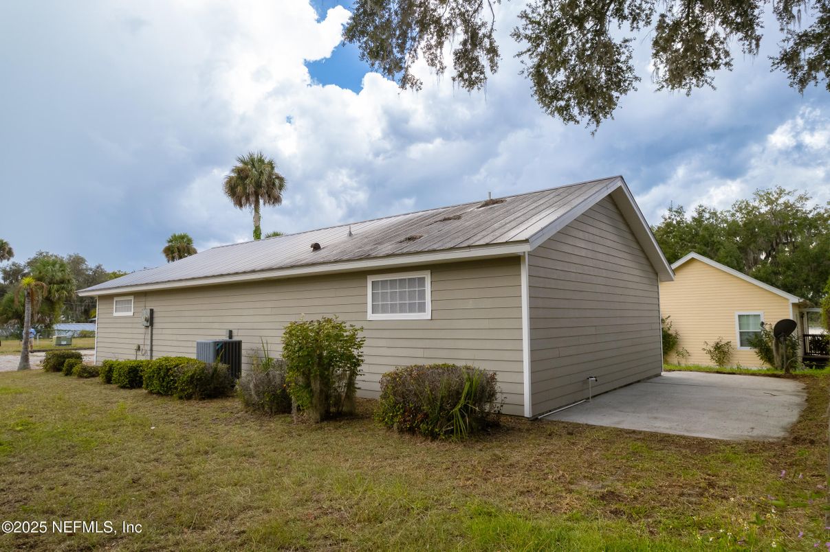 Backyard, Exterior
