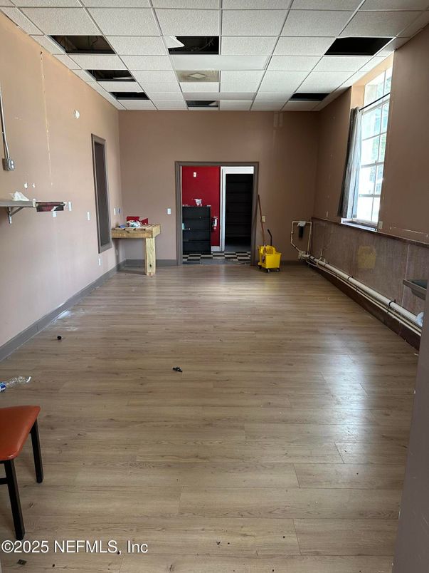 Fitness Equipment, Interior, Recessed Lighting, Wood Texture Flooring