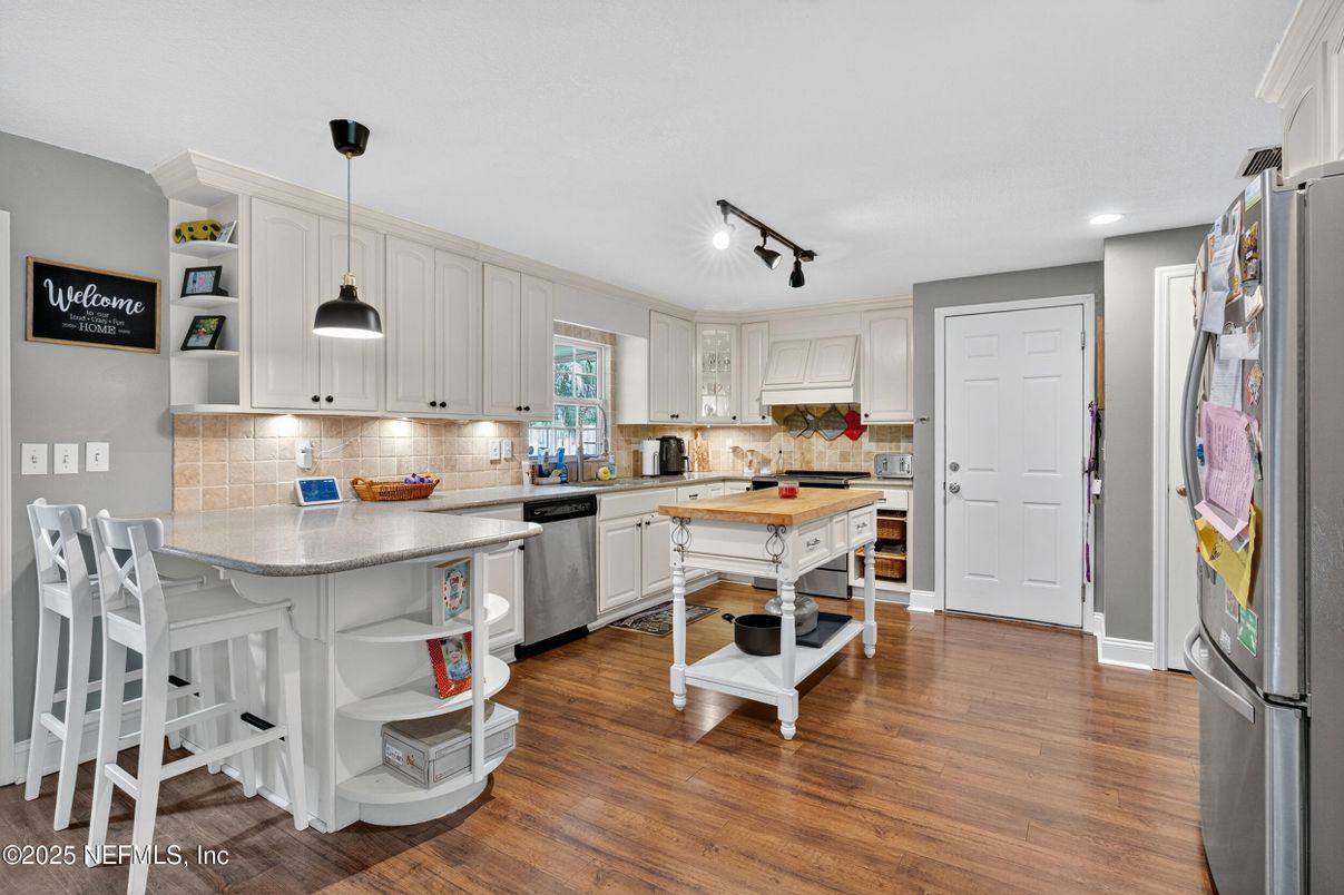 Interior, Kitchen, Pendant Lights, Recessed Lighting, Wood Texture Flooring
