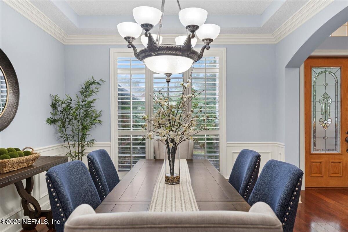 Chandelier, Dining room, Interior, Wood Texture Flooring