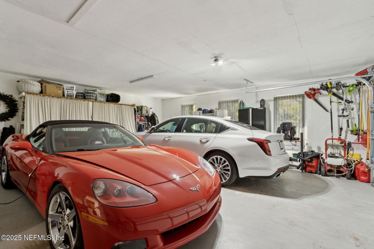 Garage, Interior