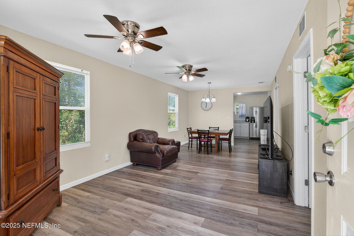 Chandelier, Dining room, Interior, Kitchen, Pendant Lights, Recessed Lighting, Wood Texture Flooring