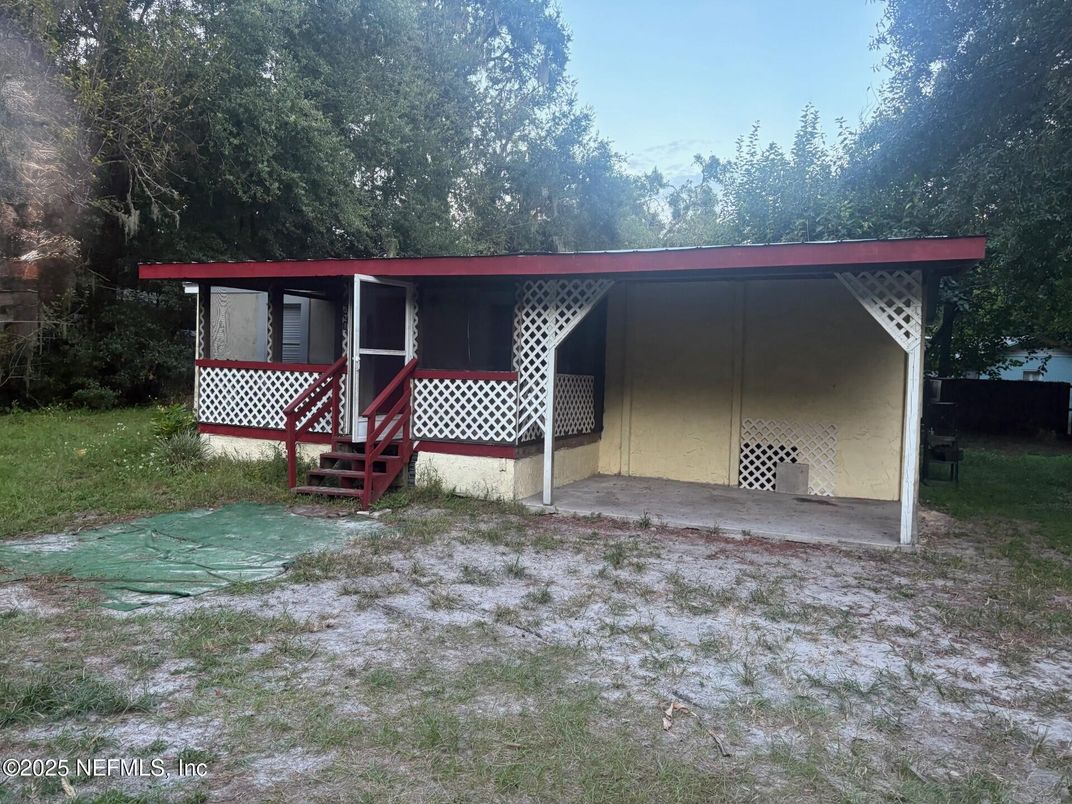 Backyard, Exterior