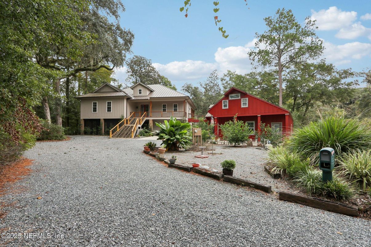 Backyard, Exterior