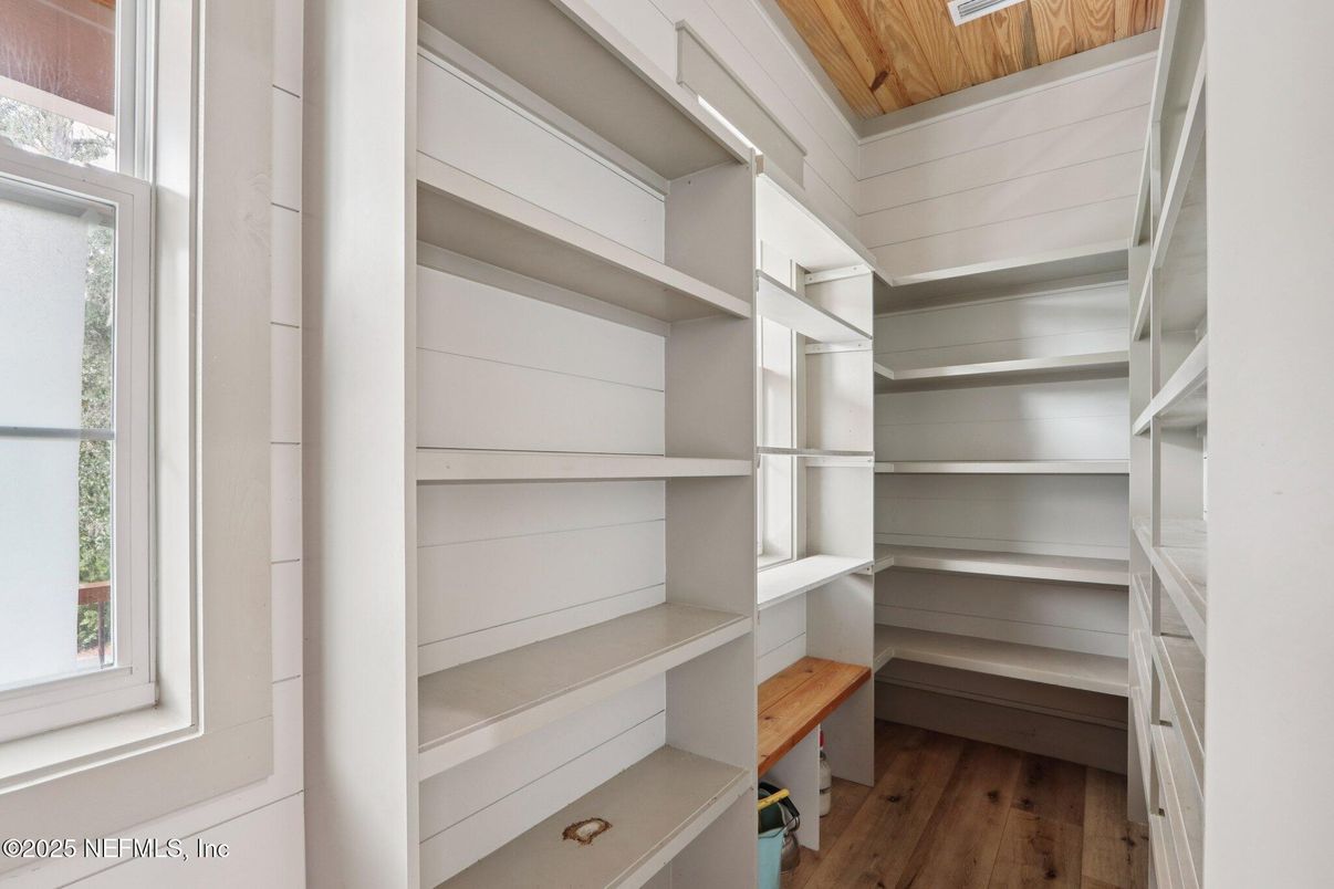 Interior, Walk-in Closets, Wood Texture Flooring