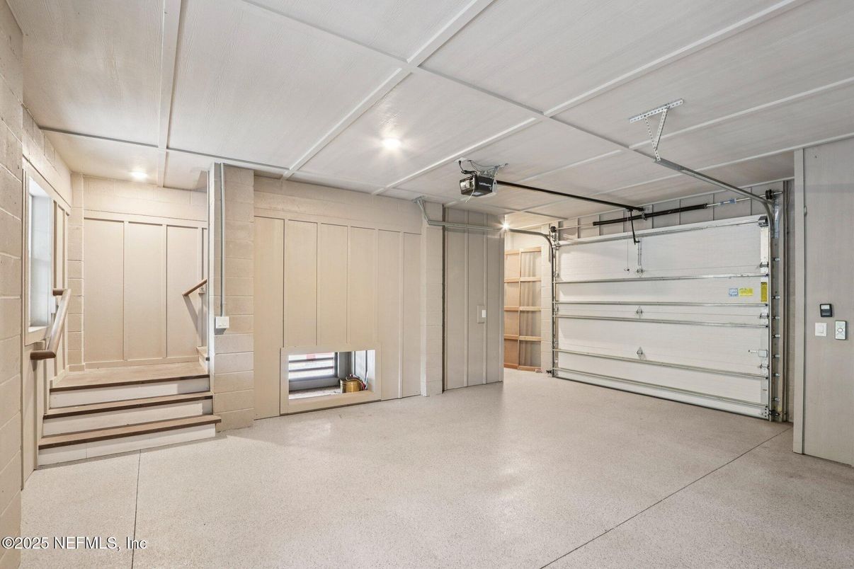 Garage, Interior