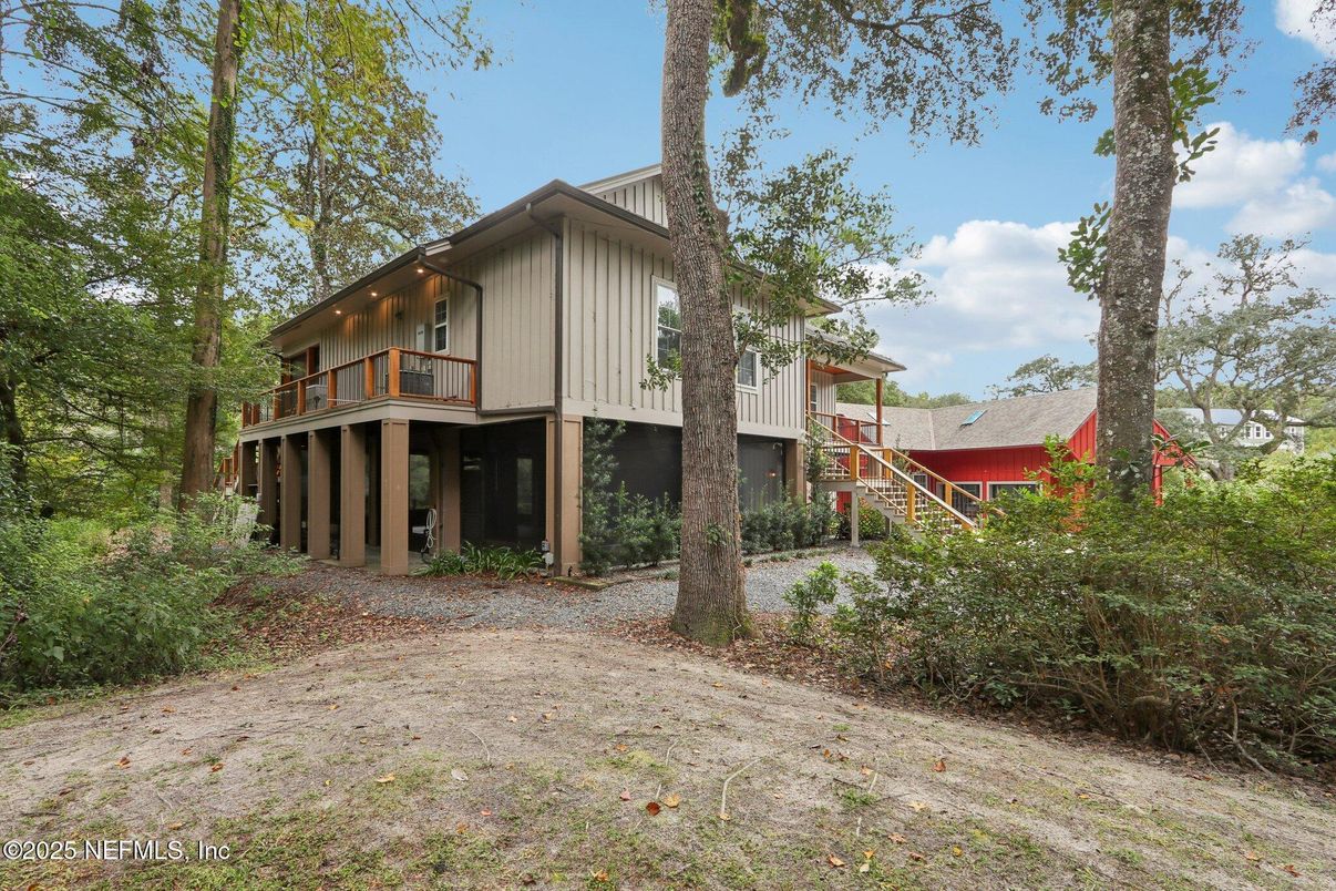 Backyard, Exterior