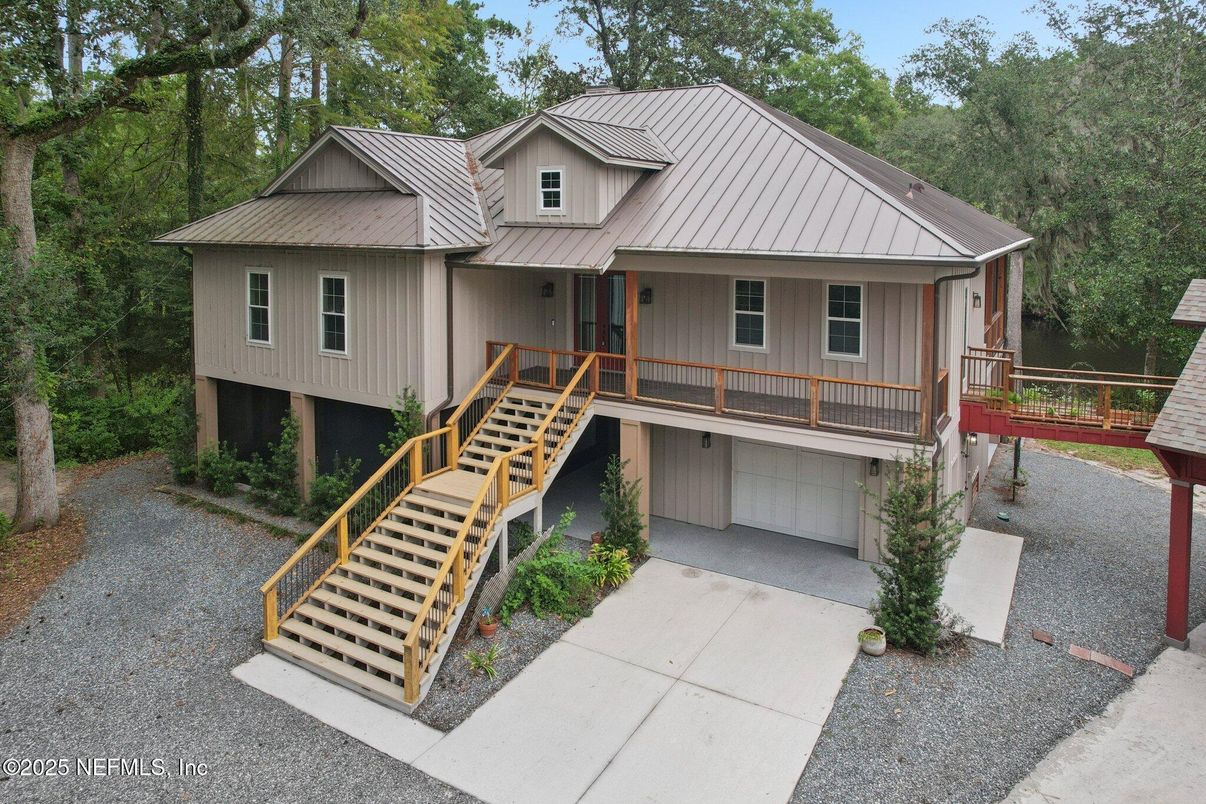 Exterior, Facade, Farmhouse