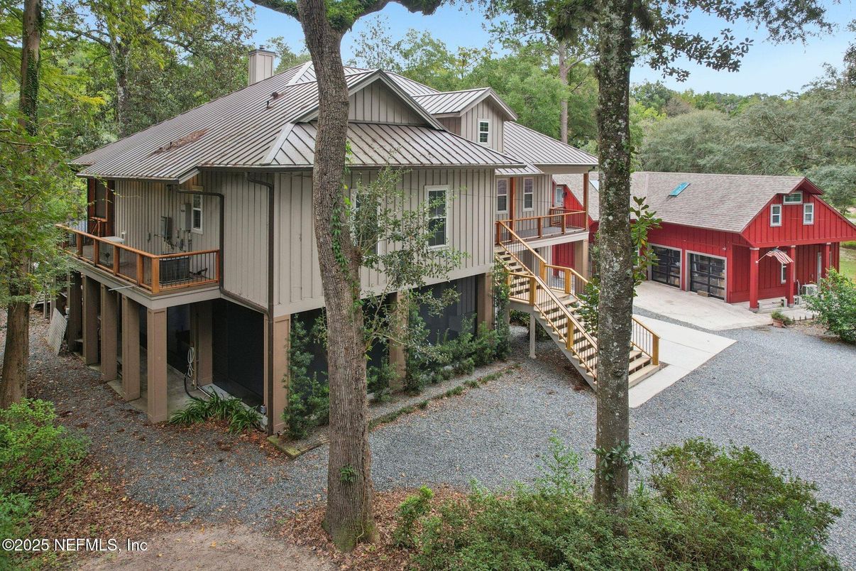 Backyard, Exterior