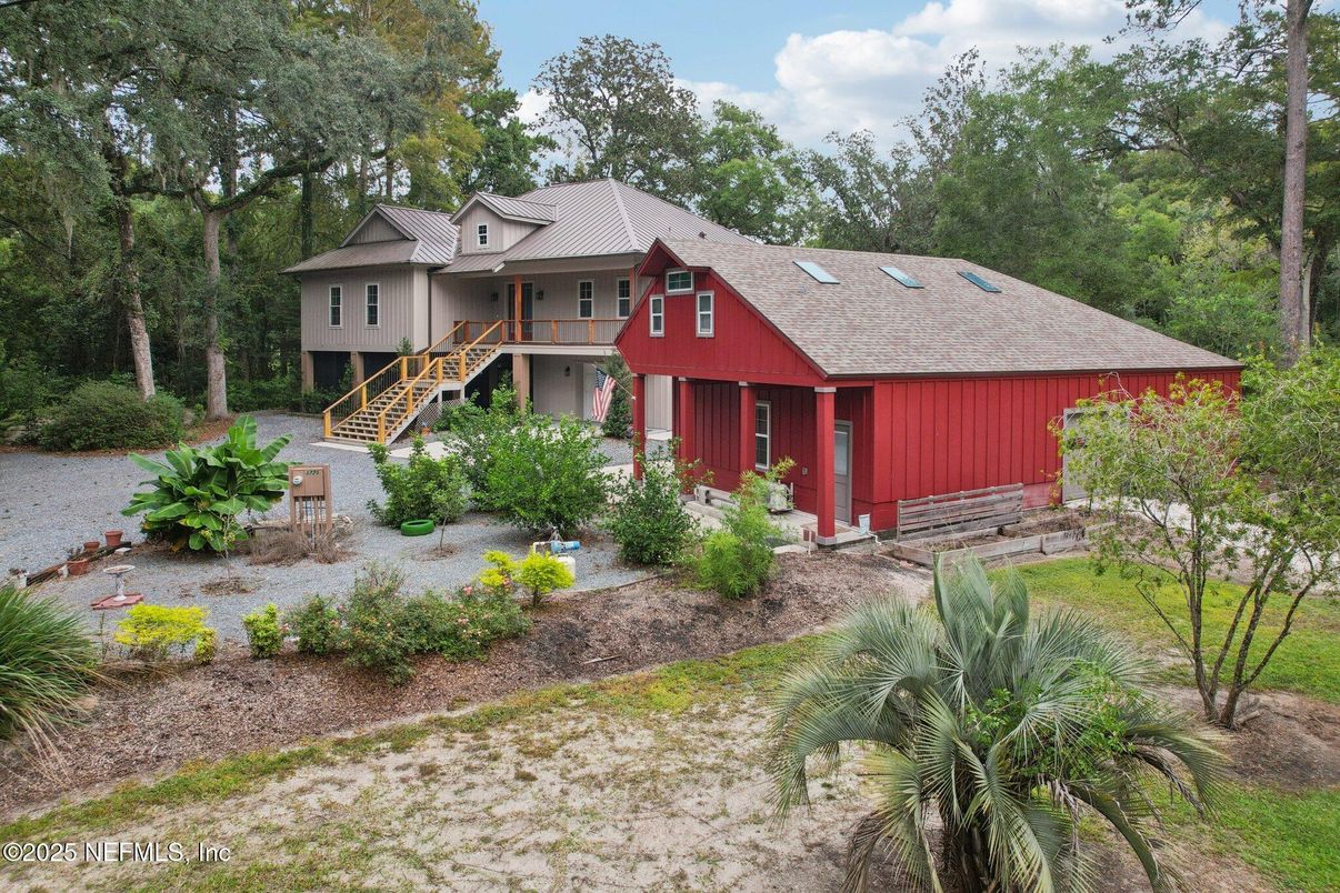 Backyard, Exterior