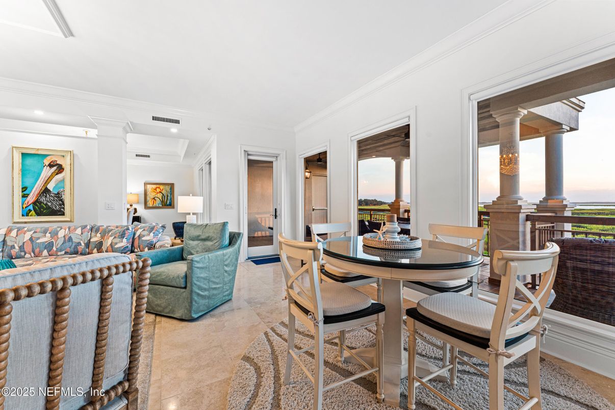 Dining room, Interior, Living room, Recessed Lighting, Water