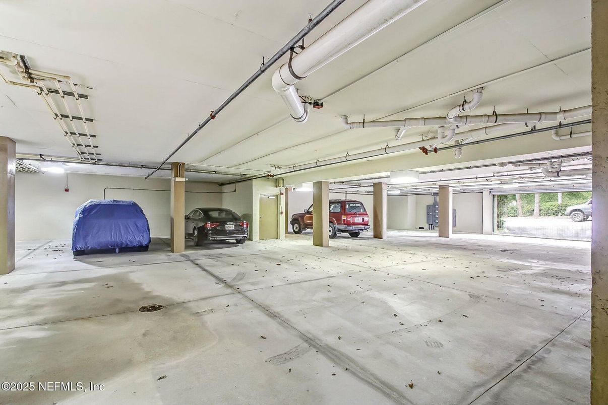 Garage, Interior