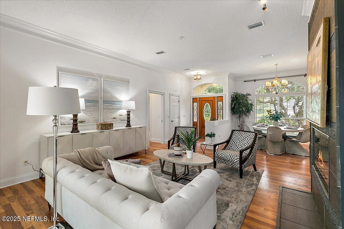 Chandelier, Dining room, Interior, Living room, Wood Texture Flooring