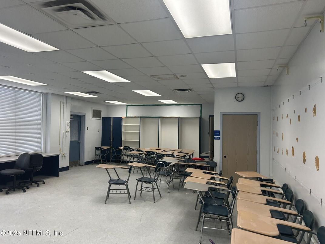 Dining room, Interior, Recessed Lighting