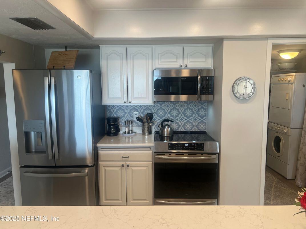 Interior, Kitchen, Stainless Steel Appliances, Washer