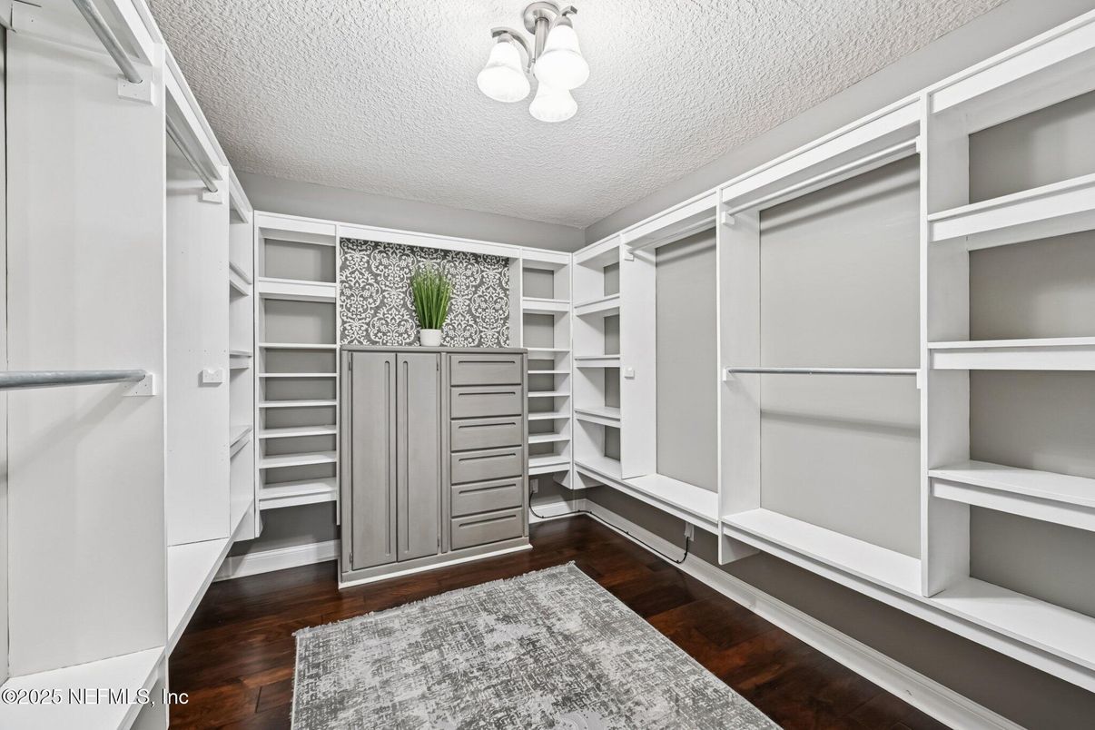 Interior, Walk-in Closets, Wood Texture Flooring