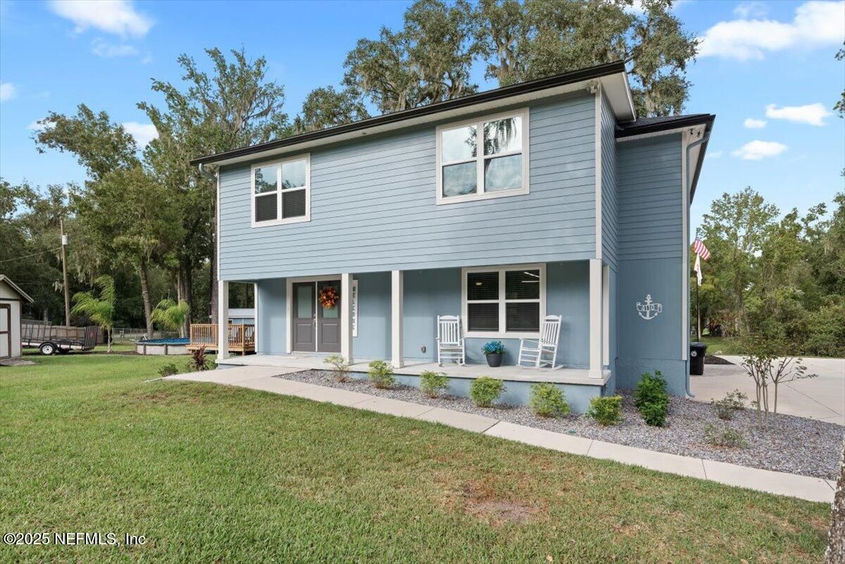Backyard, Exterior, Facade, Split Level