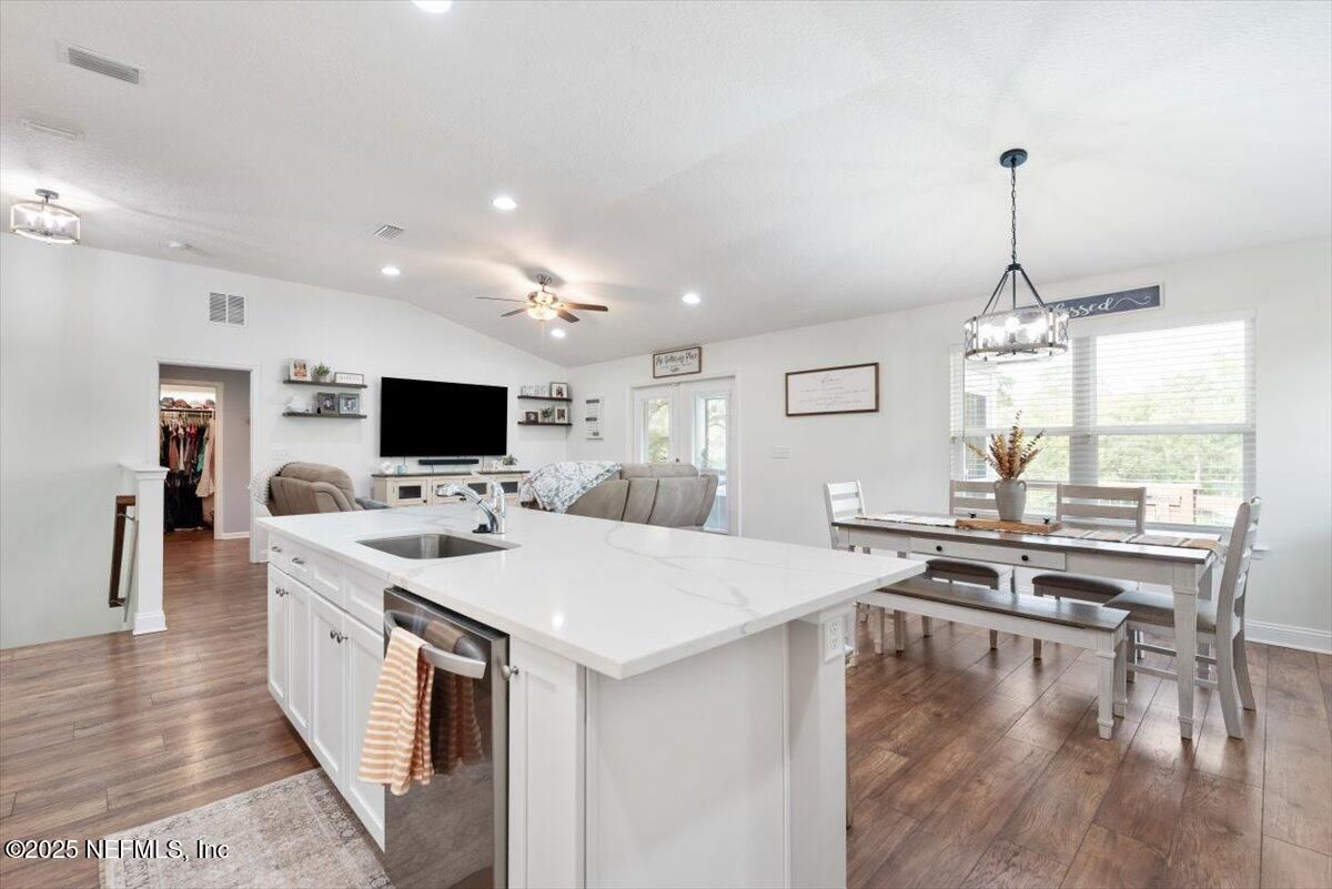 Dining room, Interior, Kitchen, Pendant Lights, Recessed Lighting, Wood Texture Flooring
