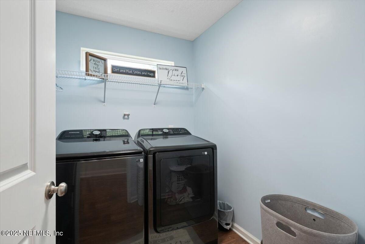 Interior, Washer, Wood Texture Flooring
