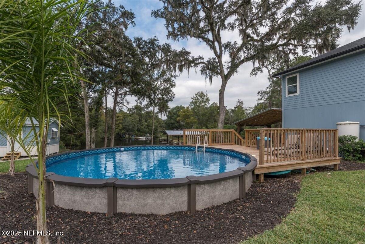 Exterior, Pool