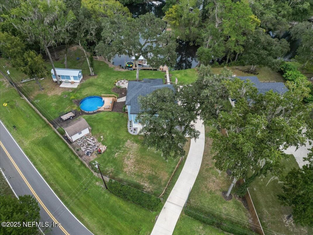 Exterior, Drone